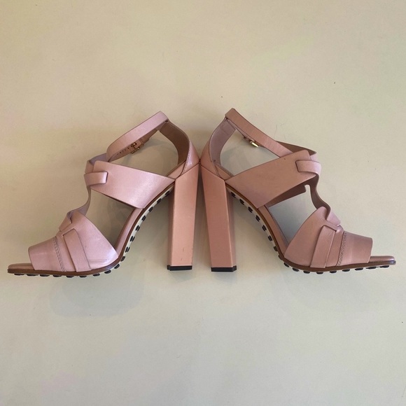 Todd’s Formal Leather Sandals